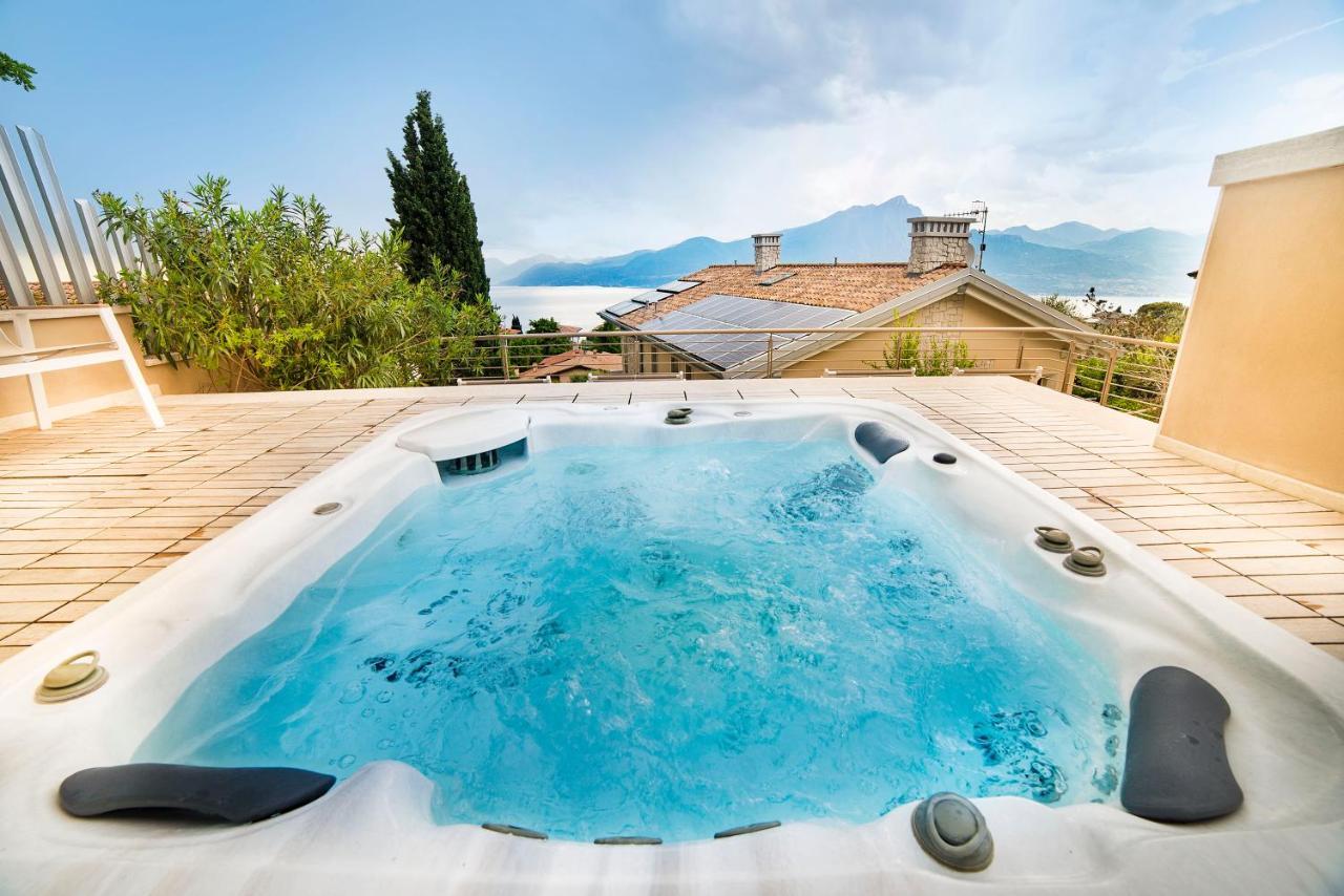 Villa Kiara Torri Del Benaco Bagian luar foto