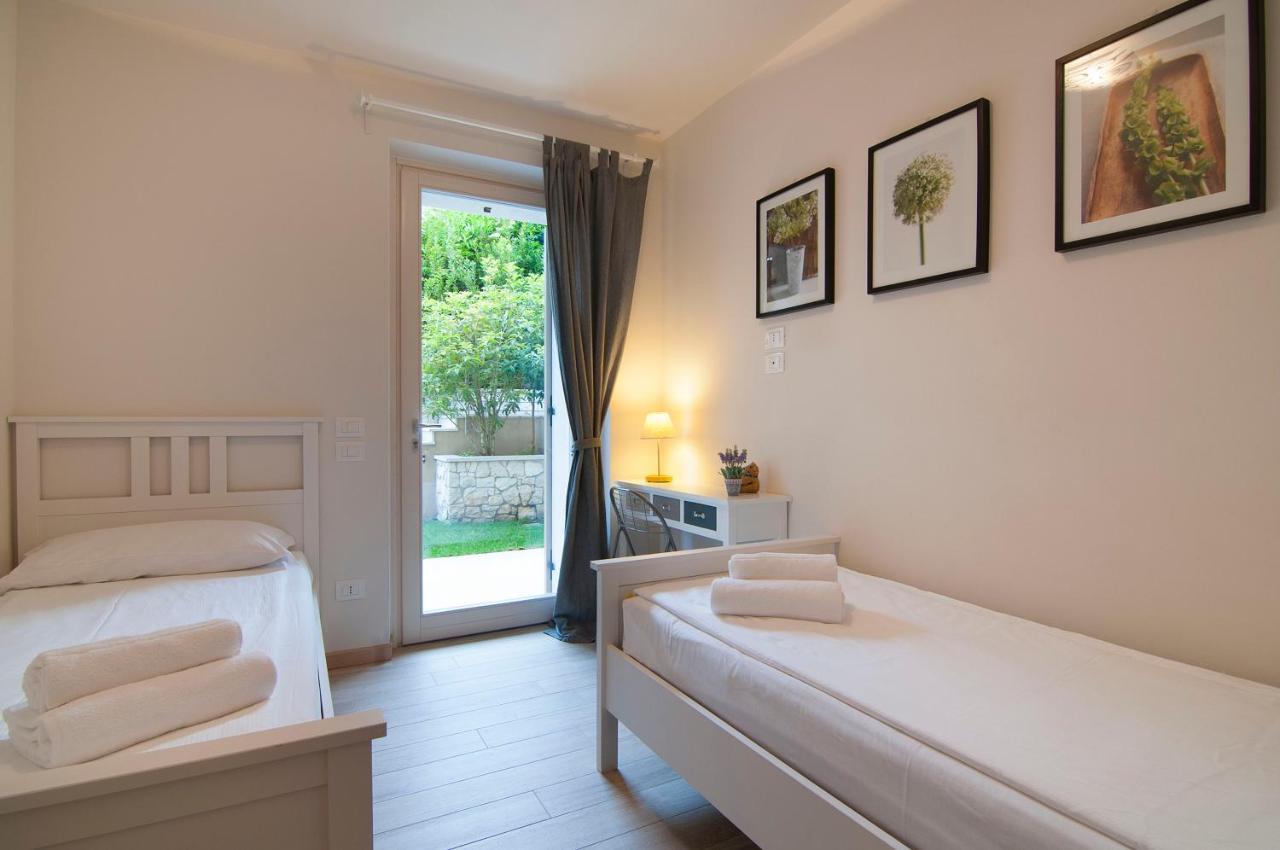 Villa Kiara Torri Del Benaco Bagian luar foto
