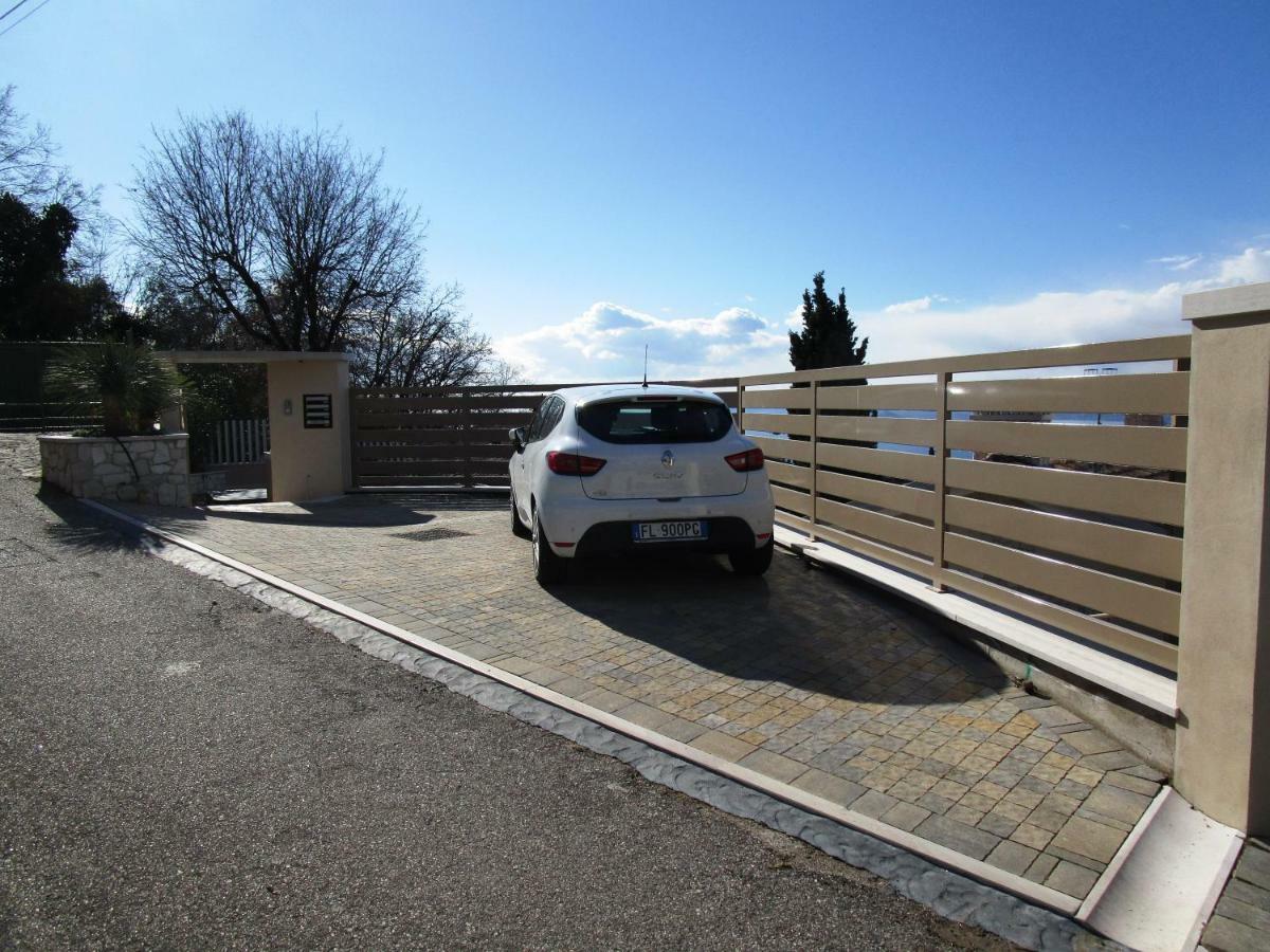 Villa Kiara Torri Del Benaco Bagian luar foto